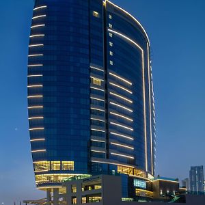 Radisson Blu Hotel, Dubai Canal View